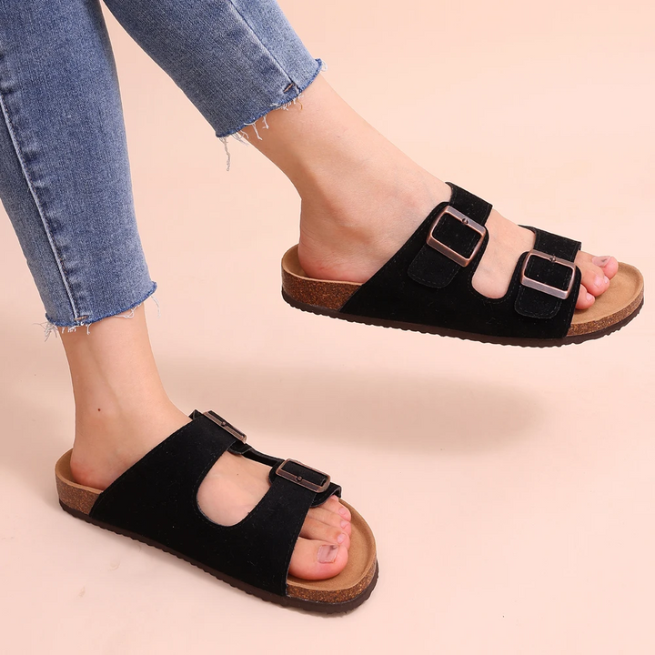 Gesundheitsschuhe: Orthopädische Unisex-Sandalen mit dämpfendem Kork-Fußbett zur Unterstützung der Fußwölbung.