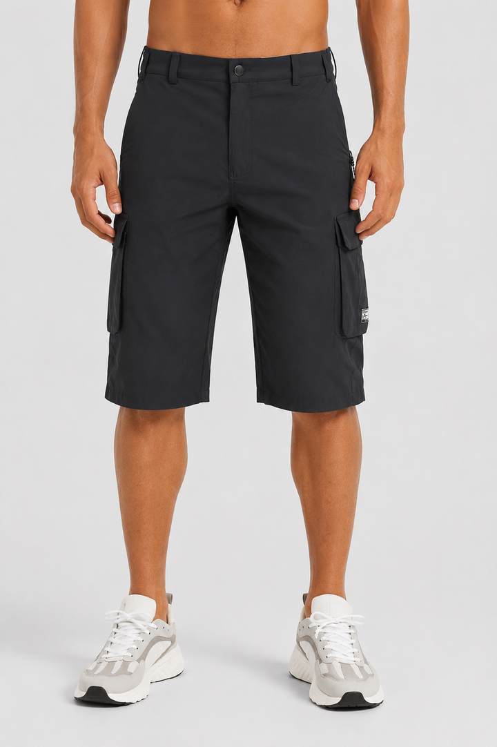 Praktische Cova Herren Cargohose mit vielen Taschen, perfekt für Reisen und den stilvollen Alltag.