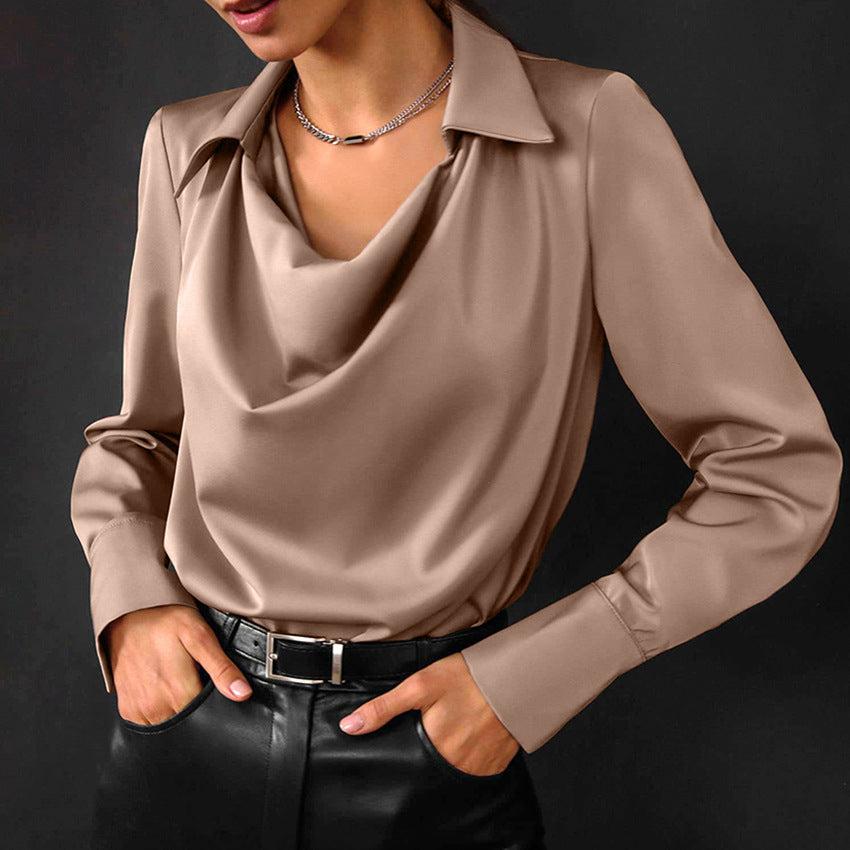 Herbstliches Damen Langarmshirt mit schickem Wasserfallkragen, ein vielseitiges Oberteil.
