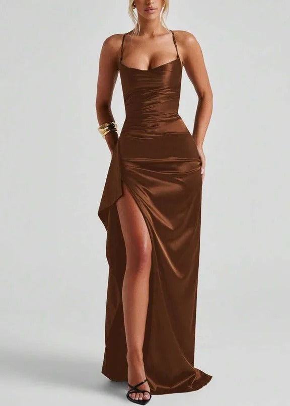 Festliches Damen Bodycon Maxikleid. Gerafft, Herzausschnitt & Schlitz. Elegantes Kleid für Gala & Feiern.