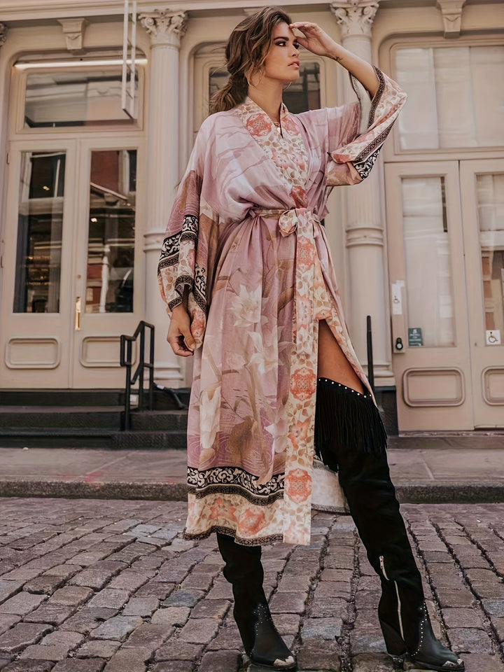 Eleganter Damen Kimono "Isabella" mit rotem Blumenprint, modisch & leicht, vielseitig kombinierbar.
