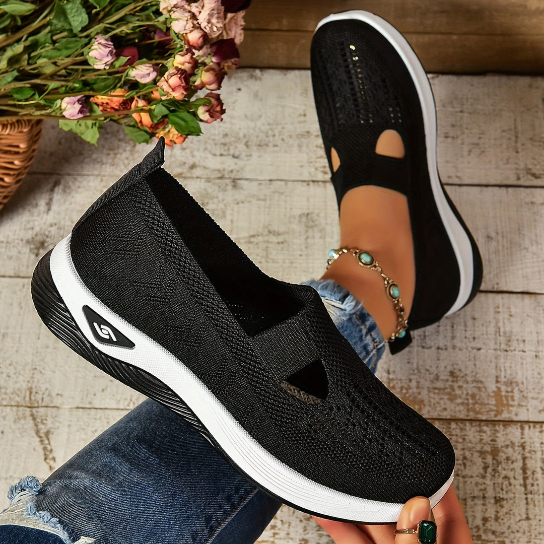 Seitlicher Blick auf leichte Walkingschuhe für Damen & Herren mit flexibler, bequemer Sohle.