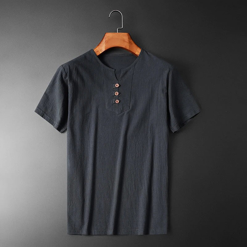Komfortables Herren T-Shirt mit lockerer Passform. Ideal als Alltagskleidung und für warme Sommertage.