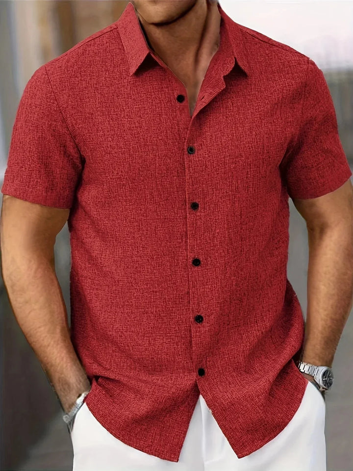 Leichtes Herrenhemd mit kurzen Ärmeln, vielseitig für Freizeit & Smart Casual-Looks.