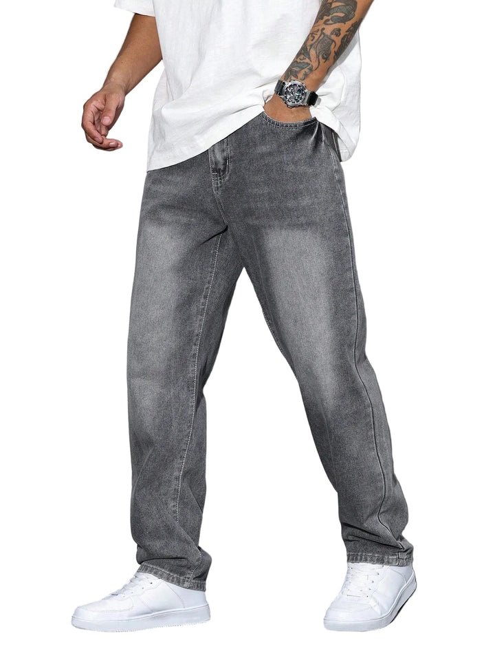Herren Straight Leg Jeans aus blauem Denim. Klassische Freizeithose für Männer, bequem & stilvoll.