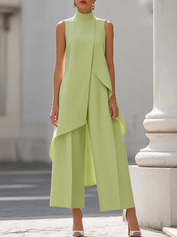 Moderner Damen Zweiteiler für Business & Feste, mit asymmetrischem Top, hohem Kragen und weitem Bein.