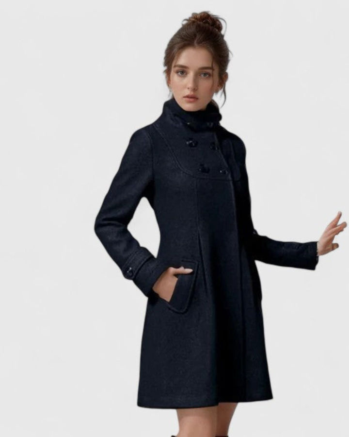Lange, elegante Damen Übergangsjacke in modernem Design. Perfekte Herbstmode für einen stilvollen Auftritt.