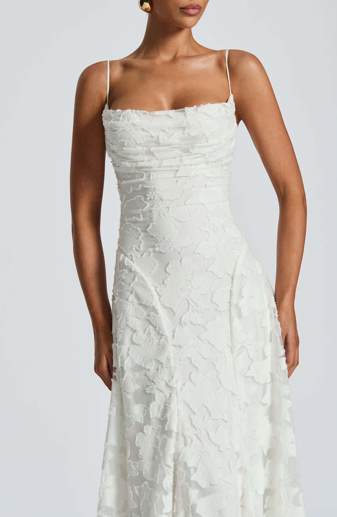 Stilvolles Damen Maxikleid mit aufwendiger Stickerei, ein Hingucker für jede Gala.