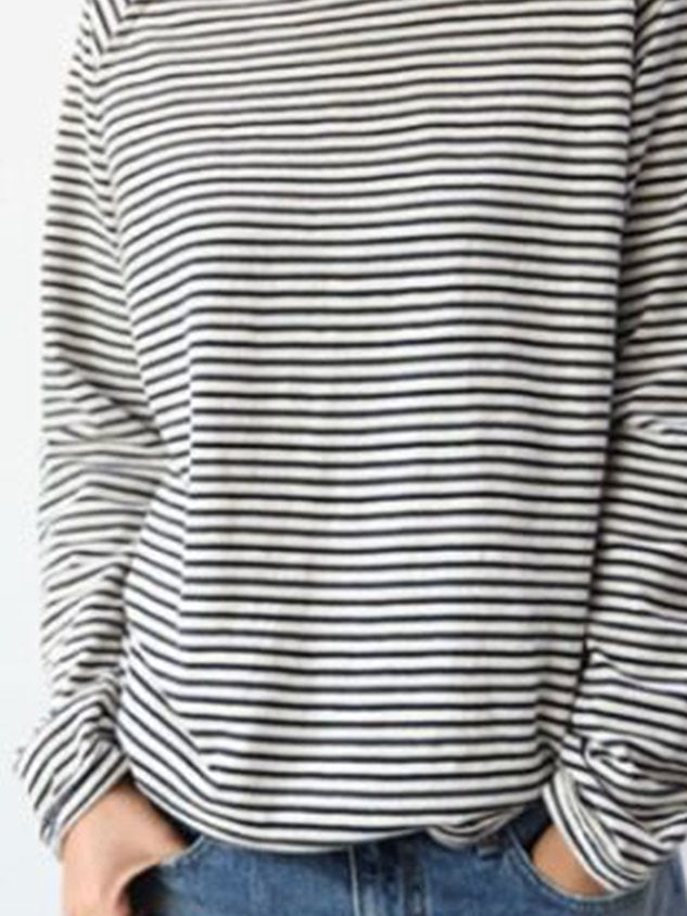 Stylisches Damen Langarmshirt: Modernes, gestreiftes Top für Frauen, perfekt für lässige Anlässe und Freizeitmode.