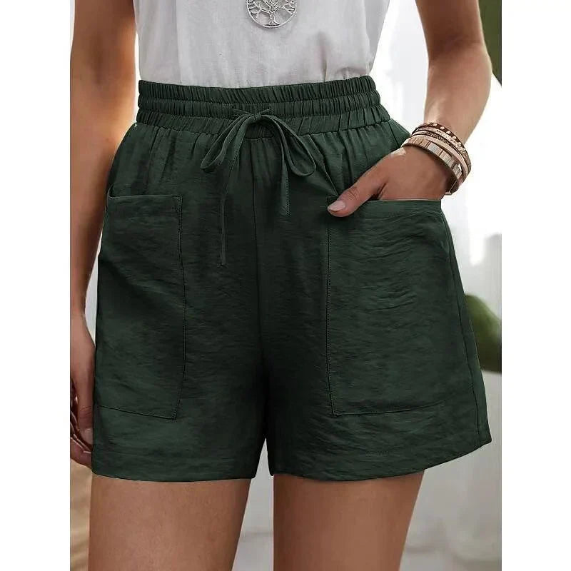 Perfekt sitzende, elastische High Waist Shorts für Damen, modisch und komfortabel für heiße Sommertage.
