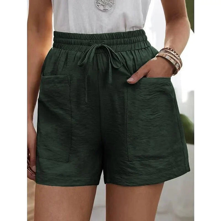 Perfekt sitzende, elastische High Waist Shorts für Damen, modisch und komfortabel für heiße Sommertage.