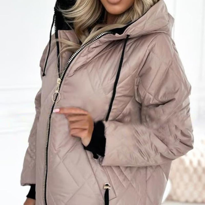 Bequeme Damen Herbstjacke, hält warm an kühlen Tagen. Perfekte Jacke für den Alltag und die Stadt.