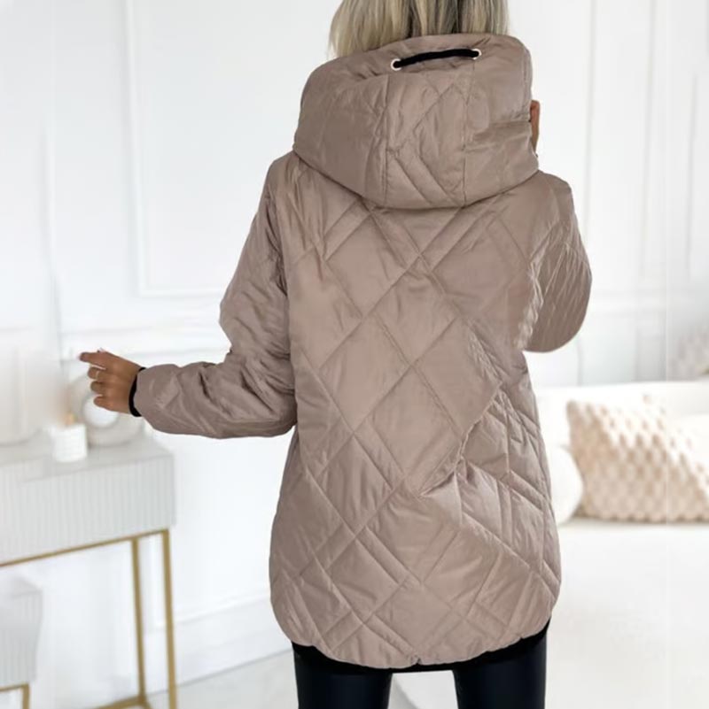 Trendige Damen Herbstjacke, stilvoll geschnitten und angenehm warm. Eine moderne Wahl für kalte Tage.
