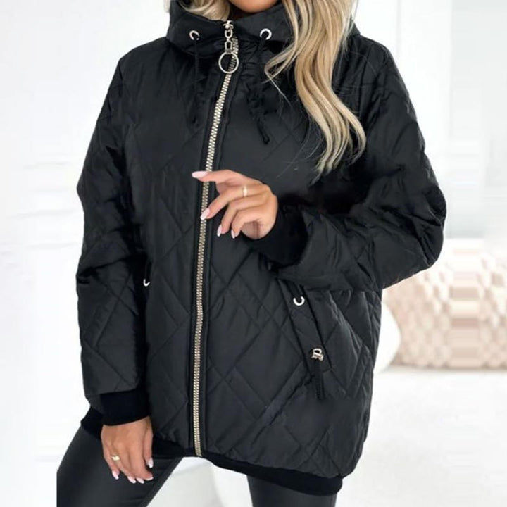 Lässige Damen Freizeitjacke mit Kapuze, warm und bequem. Die ideale Übergangsjacke für den Herbst.