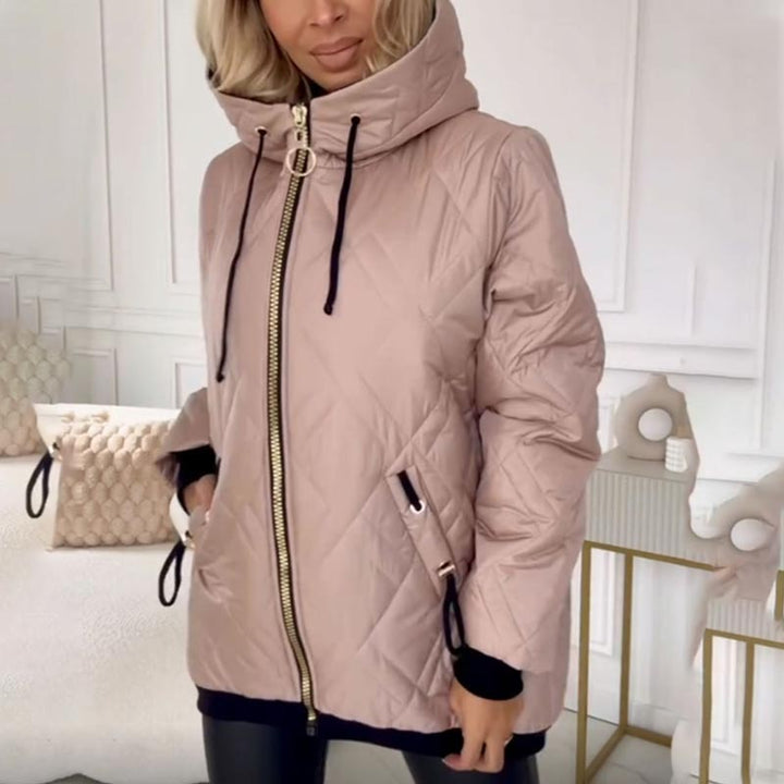 Stilvolle Damen Herbstjacke für kühle Tage, warm gefüttert und modern. Ideal für Freizeit und Alltag.