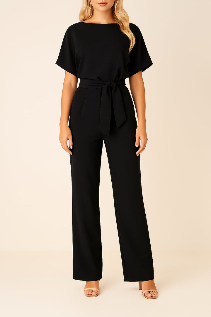 Damen Kurzarm Jumpsuit mit Bindegürtel & weitem Bein. Eleganter, komfortabler Overall für den Sommer.