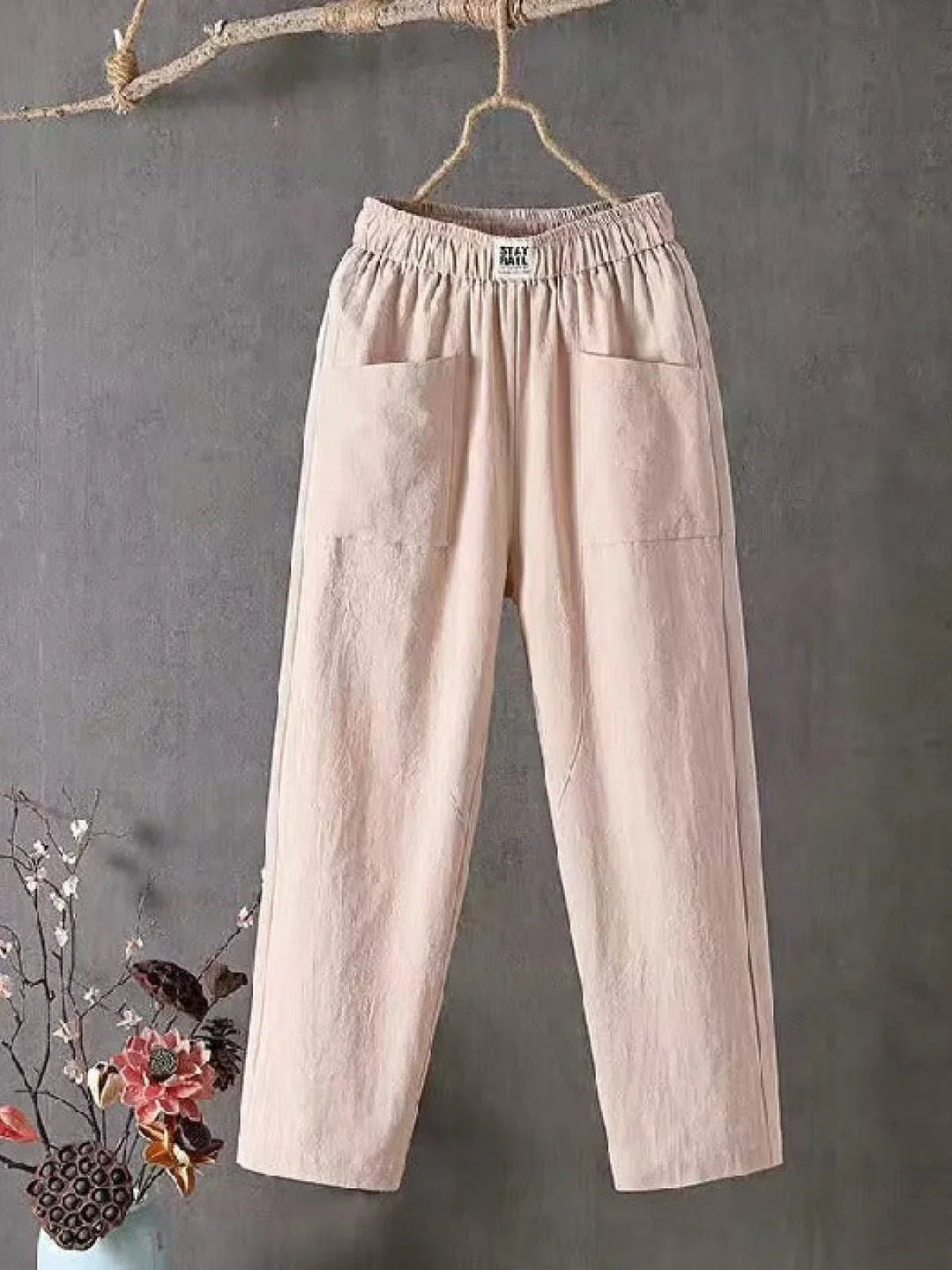 Leichte Damensommerhose mit weitem Bein, bequemem Gummibund & praktischen Taschen. Perfekt für einen stilvollen Look.