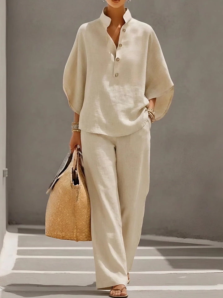 Komfortables Damen Outfit: Kimono-Ärmel Bluse & weite Hose, perfekt für Urlaub und Freizeit.