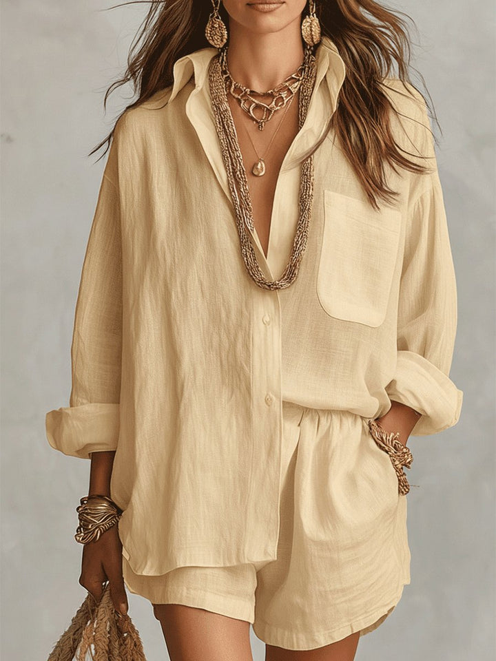 Damen Sommer Zweiteiler: Oversize Hemdbluse und bequeme Shorts. Perfekt für Freizeit & Strand.