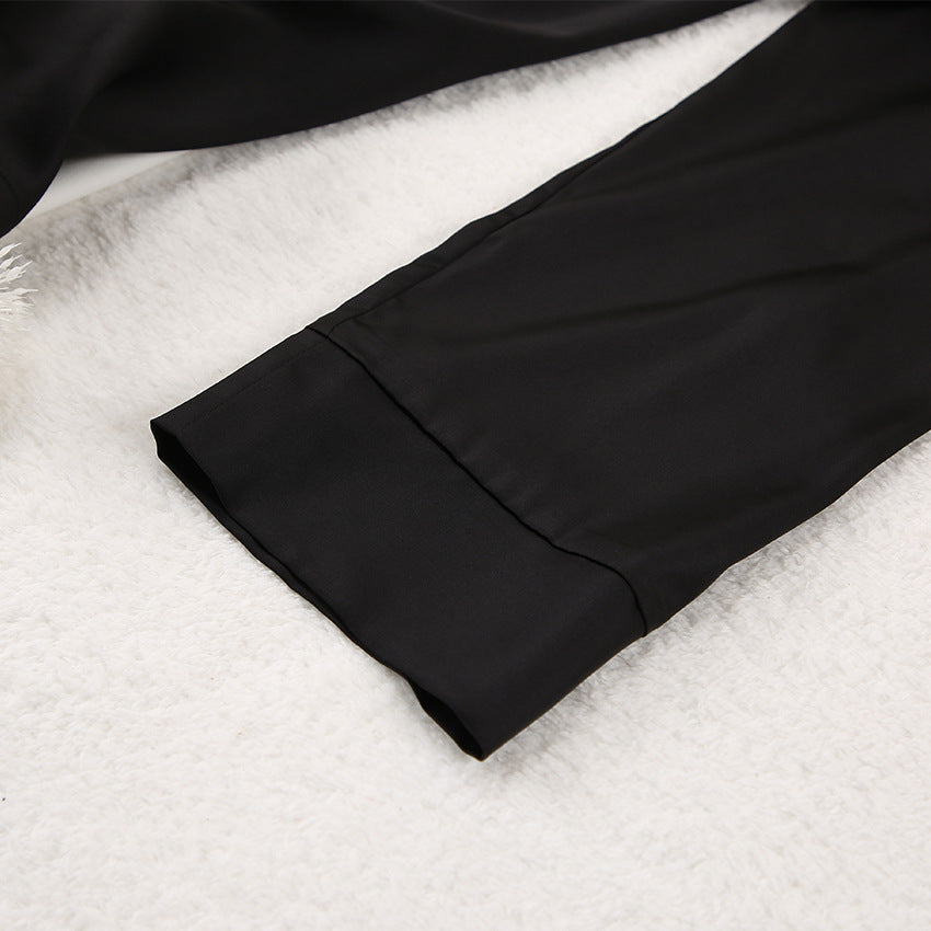 Eleganter Damen Zweiteiler, als Pyjama oder Loungewear, komfortabel für Frühling/Sommer.