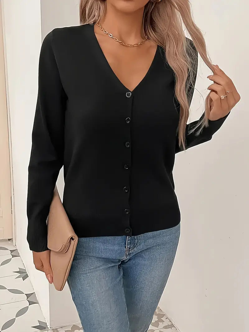 Komfortabler Damen Cardigan, weicher Strickpullover-Stil, ideal als Übergangsjacke für Herbsttage.