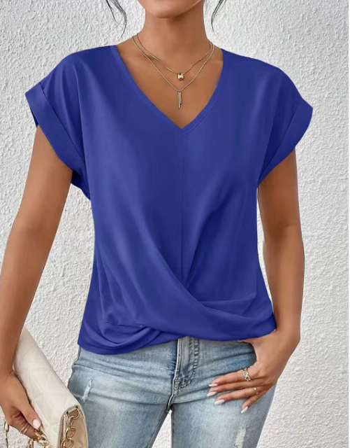 Sommerliches Damen T-Shirt mit schmeichelhaftem Herz-Ausschnitt. Leichtes und atmungsaktives Kurzarm-Oberteil.