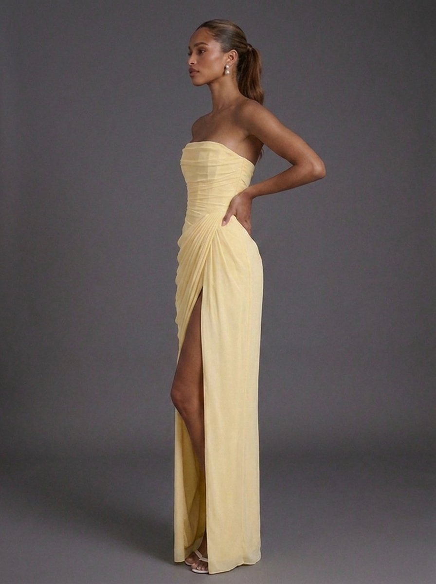 Damen Maxikleid mit Korsett-Design, trägerlos und elegant gerafft, perfekt für besondere Anlässe.