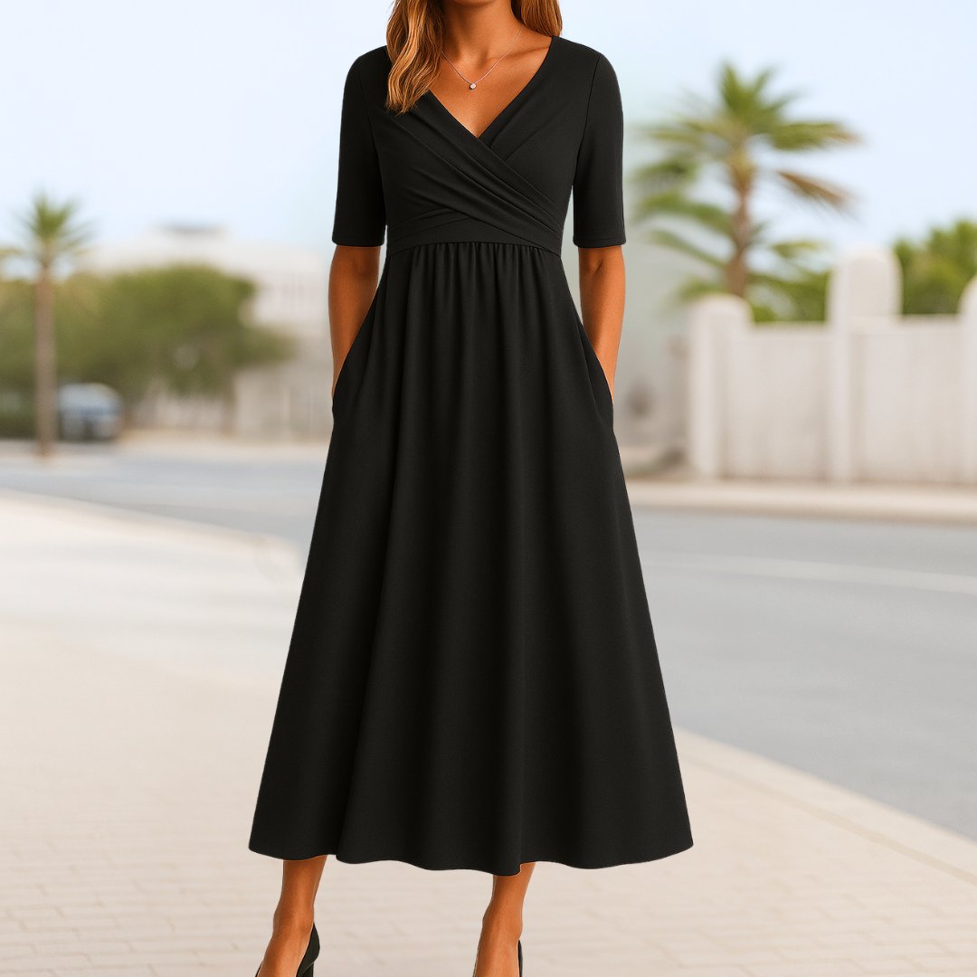 Vielseitiges A-Linie Wickelkleid für Damen mit V-Ausschnitt und kurzen Ärmeln, als Midi- oder Freizeitkleid.