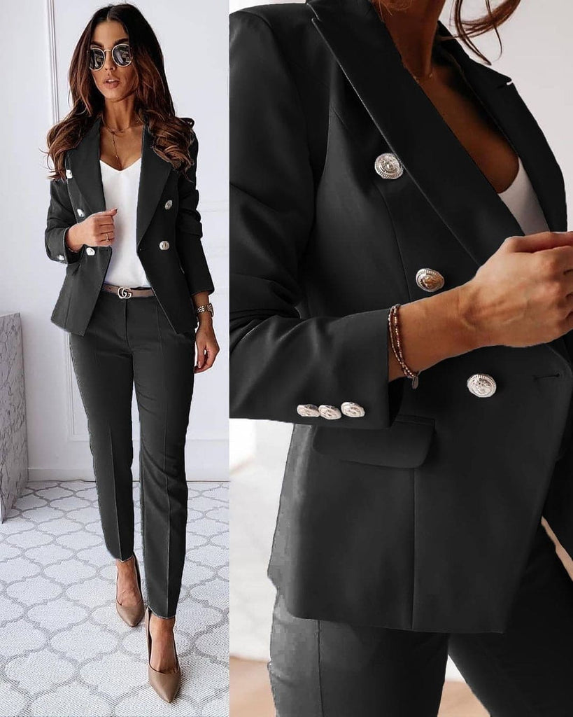 Stilvolles Damen Anzug Set für den Herbst. Eleganter Zweiteiler, ideal für Büro, Business und festliche Damen Mode im Winter.