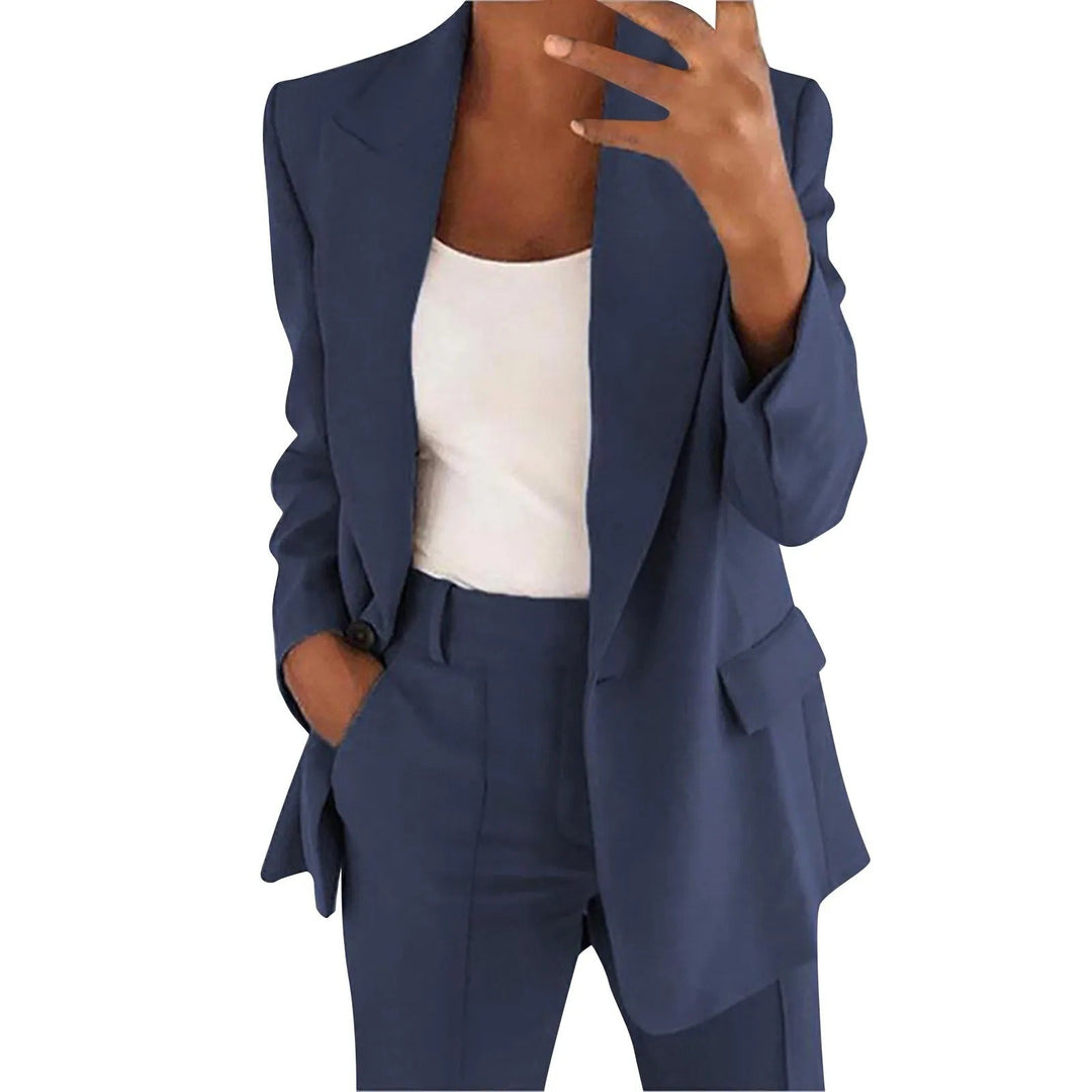 Moderner Damen Hosenanzug Set: Eleganter, einfarbiger Blazer & Hose für stilbewusste Frauen im Business.