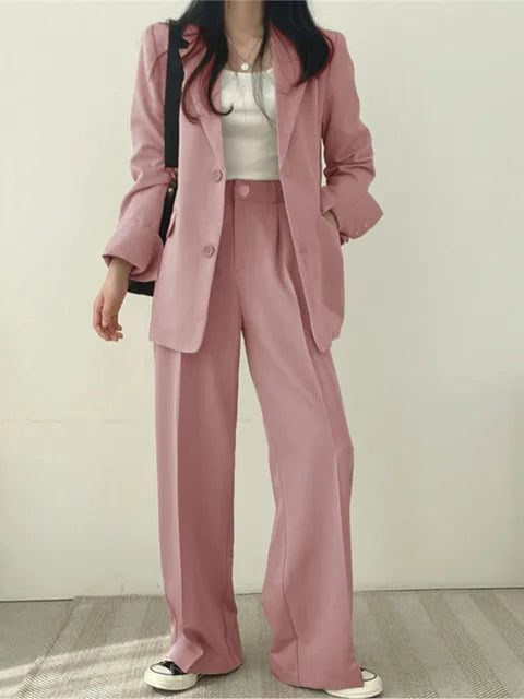 Detailansicht des Business Blazers. Hochwertiger Damen Blazer für professionelle Büro-Outfits und elegante Looks.