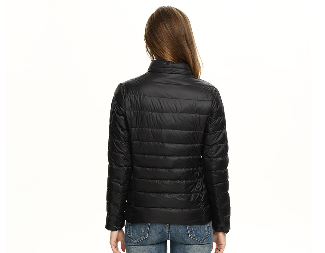 Moderne Damen Steppjacke, leicht & wasserfest, perfekter Begleiter für Outdoor & City-Look.