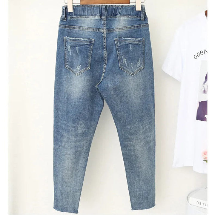 Vielseitige Damen Baggy Jeans in Übergröße, hochtailliert. Bequeme Alltagsjeans für jeden Anlass.