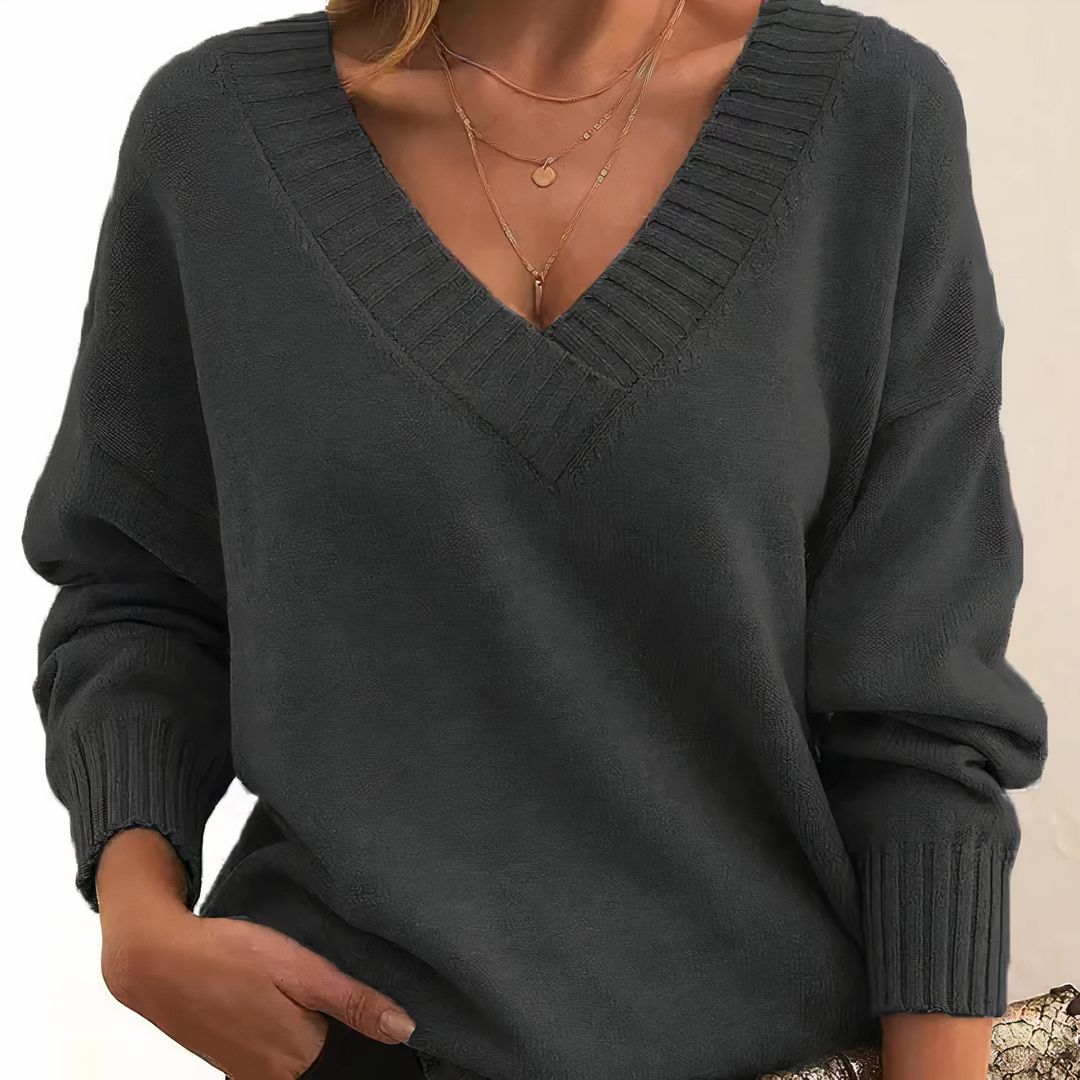 Komfortabler Damen Strickpullover, langärmlig, mit elegantem V-Ausschnitt. Ideal für kühle Tage.