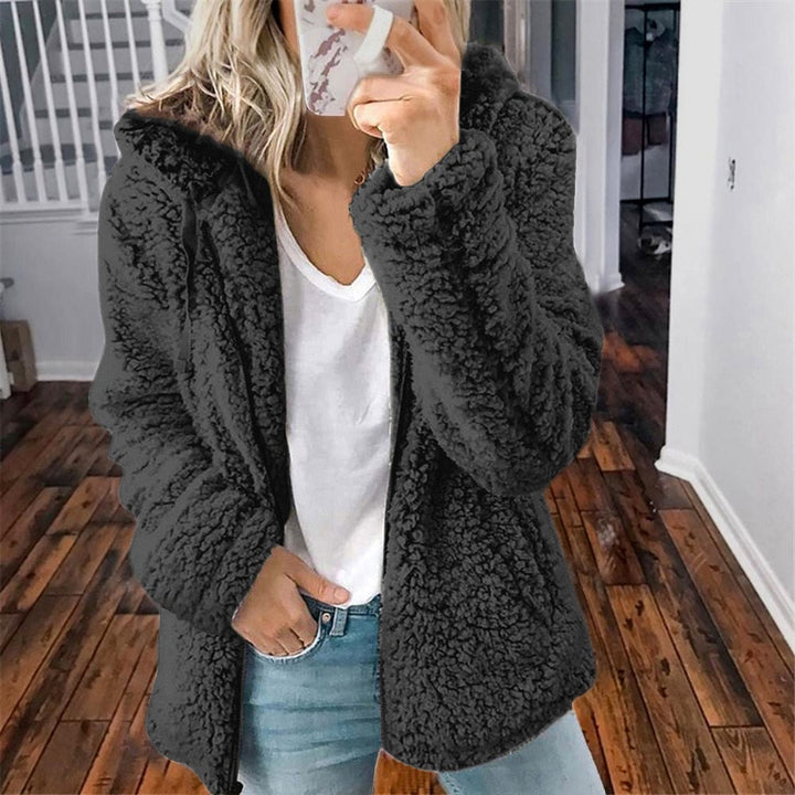 Trendiger Damen Kapuzen-Cardigan für den Winter. Kuschelig warm & stylisch.