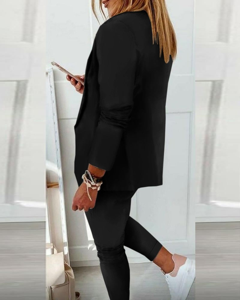 Damen Anzug Set mit stilvollem Blazer und passender Hose, ideal für Büro, Alltag und Business Outfits.