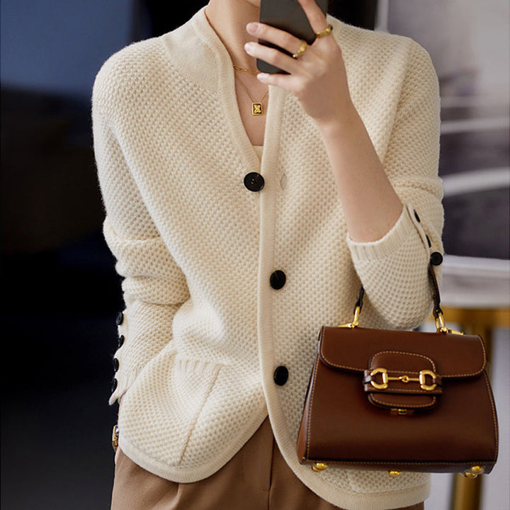 Elegante Damen Grobstrickweste für den Herbst, gemütlicher Cardigan in neutraler Farbe, perfekt für Frauenmode.