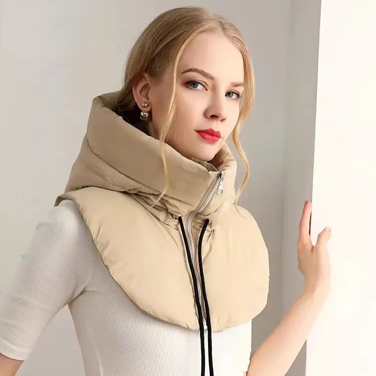 Kuscheliger Kapuzen-Schal für Damen, perfekt für kalte Wintertage. Ein modisches & warmes Accessoire.