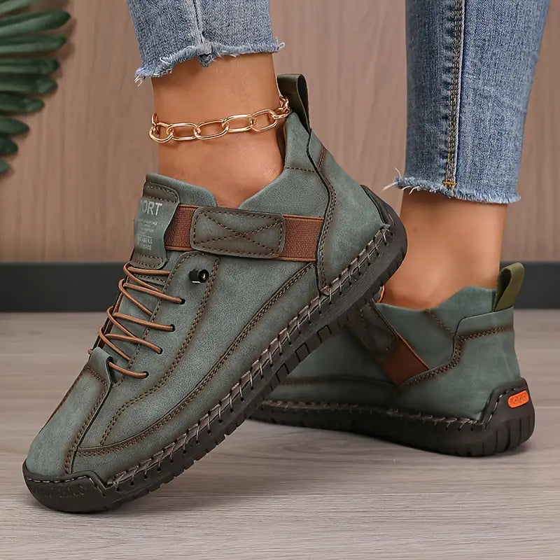 Elegante beige Damensneakers, vielseitig kombinierbar, mit stützendem Fußbett für Büro & Freizeit.