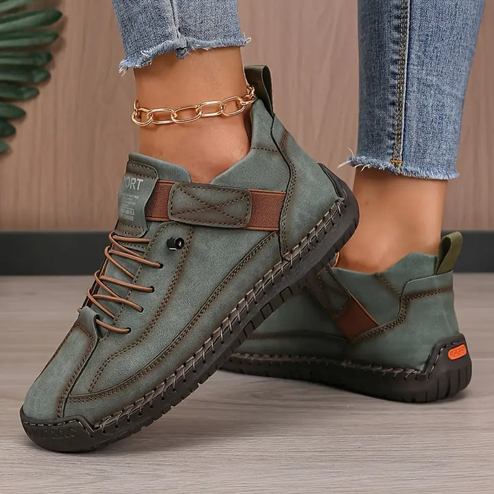 Elegante beige Damensneakers, vielseitig kombinierbar, mit stützendem Fußbett für Büro & Freizeit.