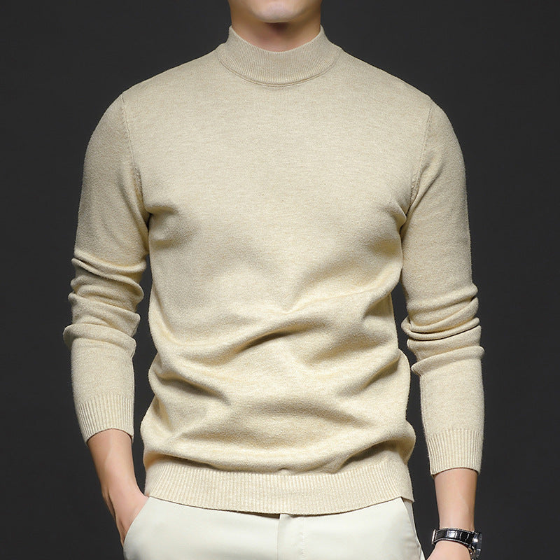 Moderner Herren-Langarmpullover mit Stehkragen, schmal geschnitten für einen stilvollen Look.