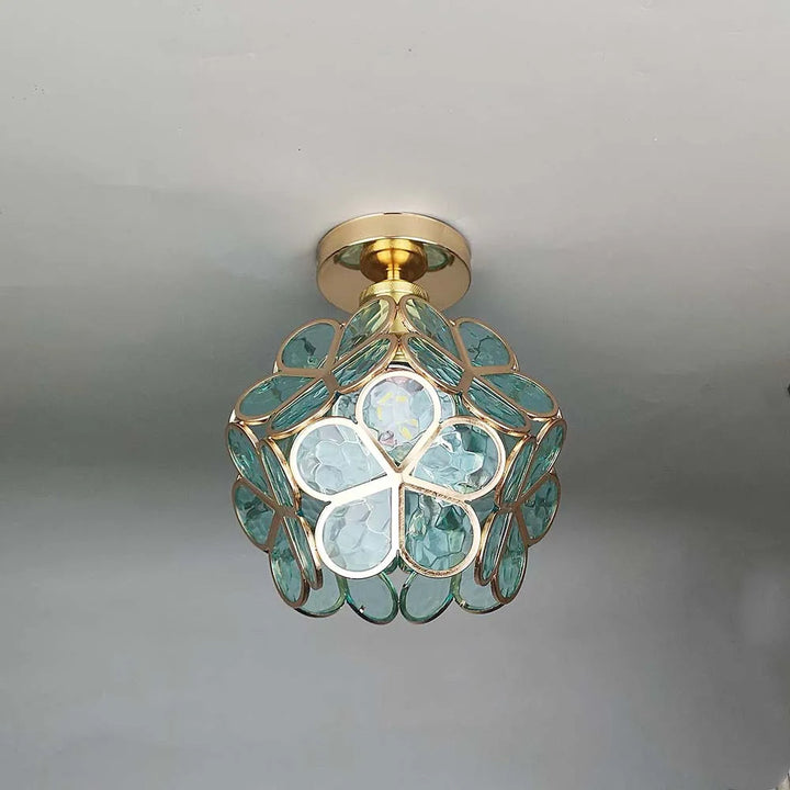 Stilvolle Blumen Deckenleuchte aus Glas für Flur. Dekorative Innenbeleuchtung mit modernem Touch.