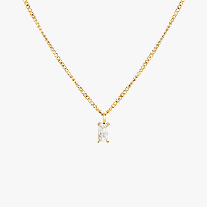 Damen Goldkette mit glitzerndem Kristall-Anhänger. Zeitloser, eleganter Schmuck, wasserfest & hypoallergen.