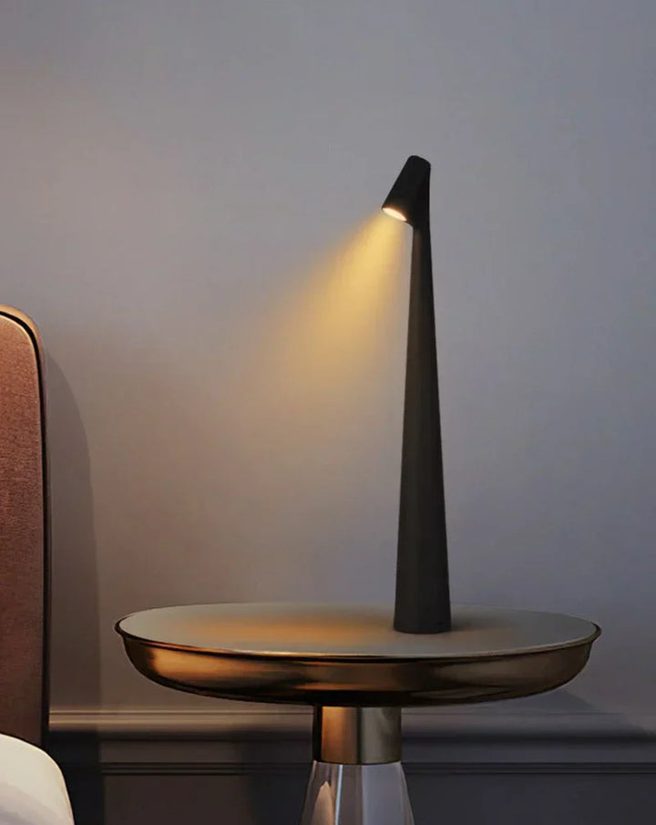 Wiederaufladbare LunaLite Akku-Tischlampe, kabellos & flexibel. Perfekt für stimmungsvolle Innenbeleuchtung ohne Steckdose.