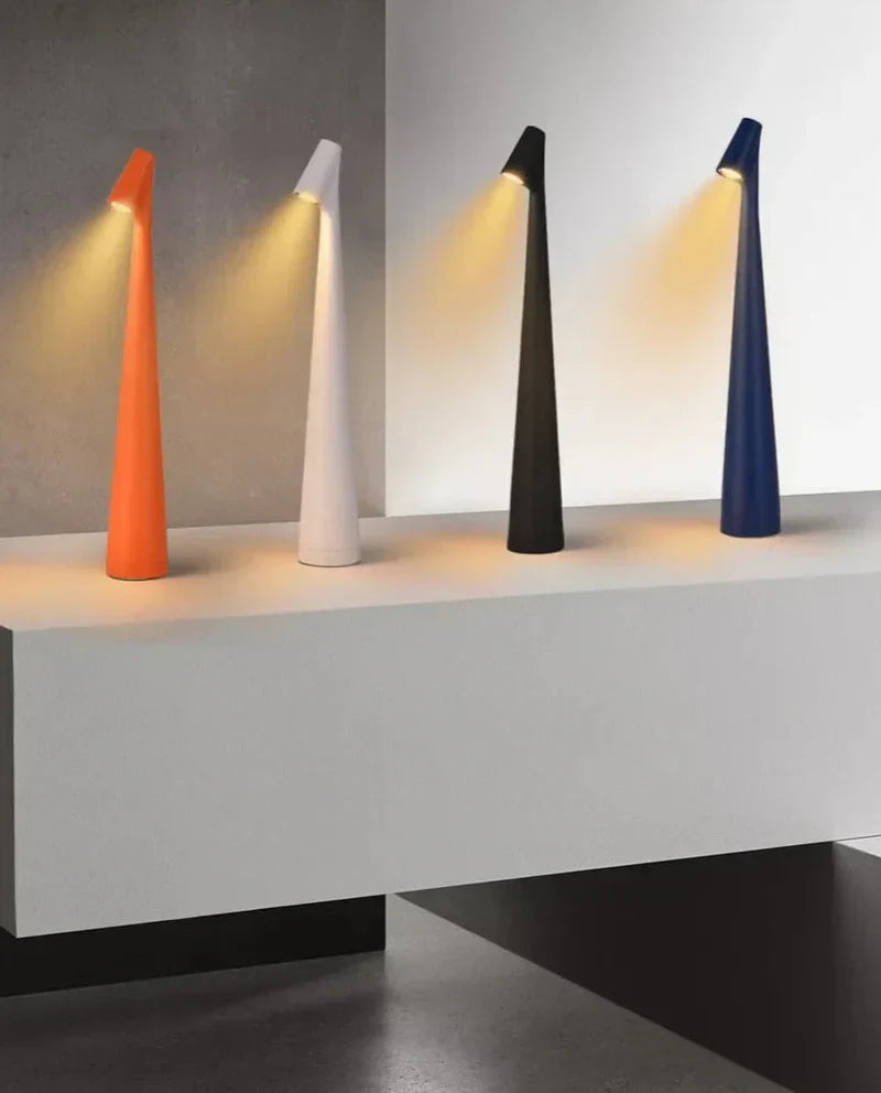 Stimmungsvolle LunaLite Tischlampe, kabellos mit Akku. Modernes Design für gemütliche Atmosphäre und flexible Dekoration.