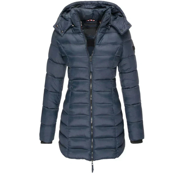 Robuste Damen Outdoor Pufferjacke, warm & wasserabweisend, ideal für Spaziergänge im Winter.