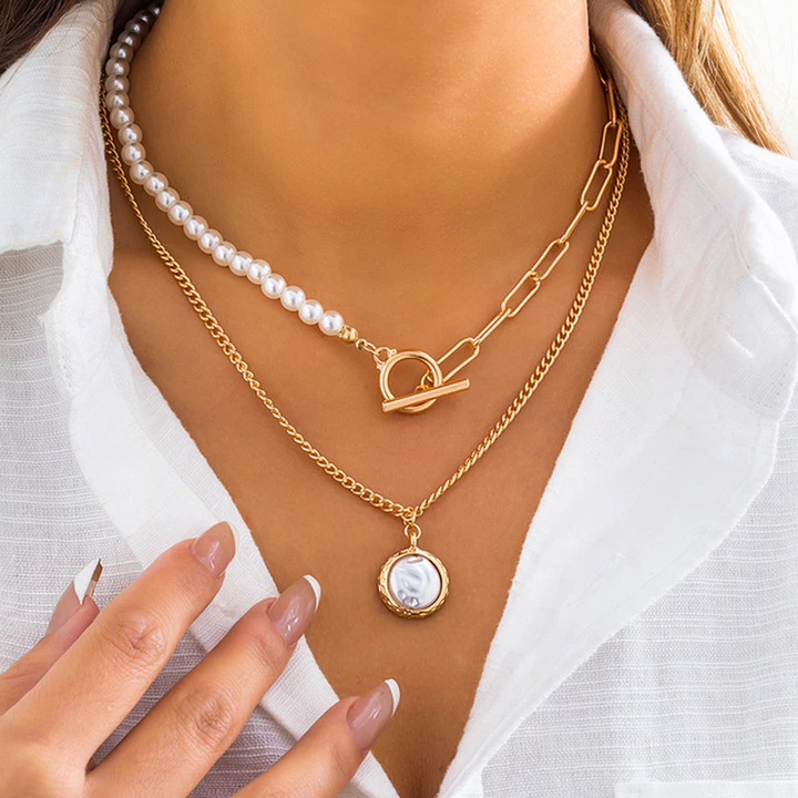 Modische mehrschichtige Perlenkette für Damen, eleganter runder Schmuck, ein stilvolles Accessoire.
