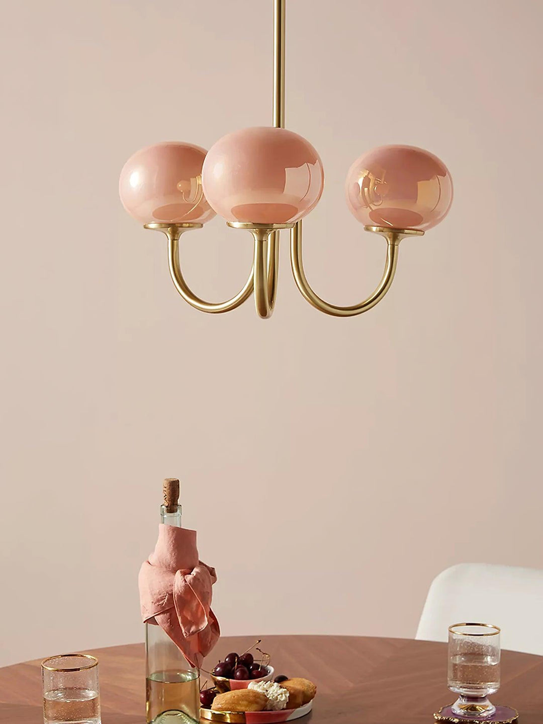 Eleganter Kronleuchter chrom und Glas, moderne Wohnzimmerleuchte.