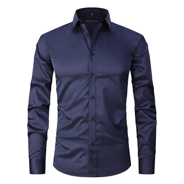 Slimfit Frühlingshemd für Herren, atmungsaktiv und knitterfrei, ideal für elegante Sommeroutfits.