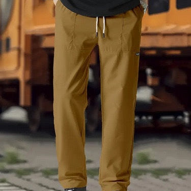 Herren Freizeithose: bequemer gerader Schnitt, lockere Passform, perfekt für entspannte Streetwear Looks.